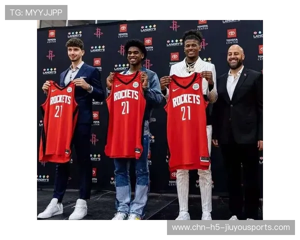 未来对决：那些潜力无限的年轻锋线！，未来对比