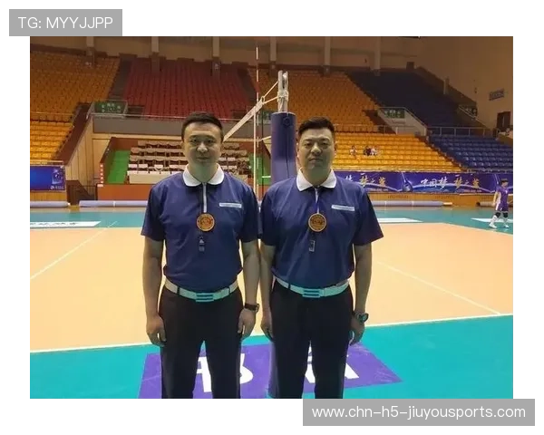 石家庄功夫韩东冲刺拉扯,身后空当被彻底打开 石家庄功夫韩东冲刺拉扯,身后空当被彻底打开